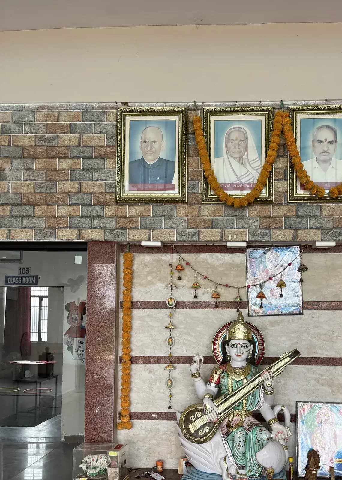 The reception shrine and the founders' photographs
